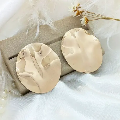 BRINCO MARTELADO BANHADO A OURO 18K