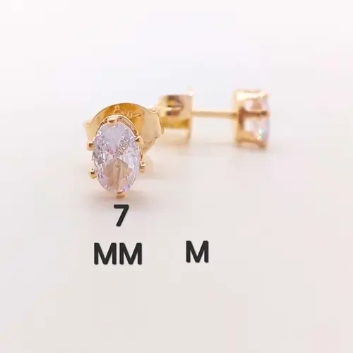 Brinco oval M banhado a ouro 18k