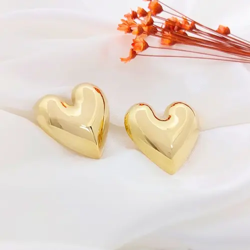 BRINCO CORAÇÃO LISO MAJESTOSO BANHADO A OURO 18K