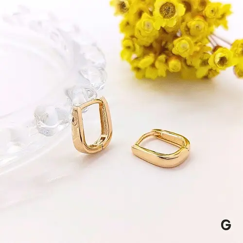 Argola Retangular Lisa Banhado a Ouro 18K