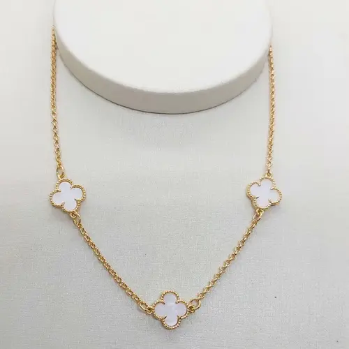 CHOKER TREVO BRANCO BANHADA A OURO 18K