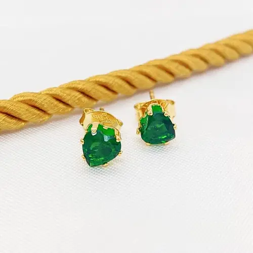 BRINCO PONTO DE LUZ CORAÇÃO VERDE M BANHADO A OURO 18K