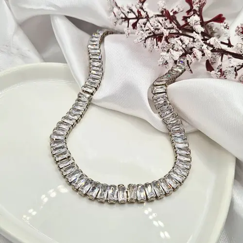 Colar Choker Riviera Banhada a Ouro Branco