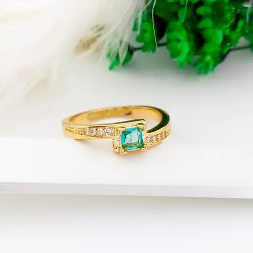 ANEL VERDE SERENA BANHADO A OURO 18K
