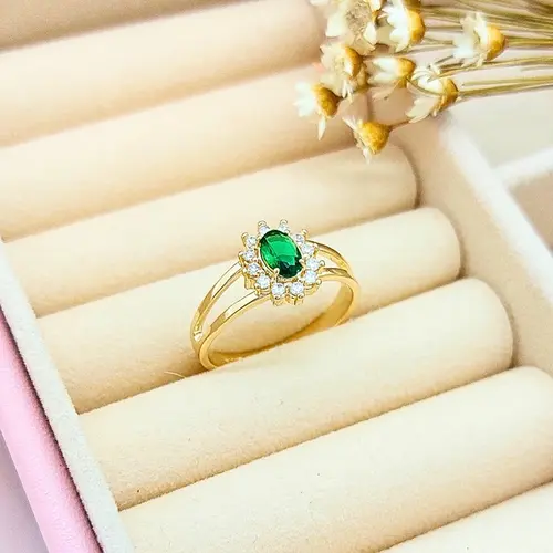 Anel Princesa verde Banhado a Ouro 18K