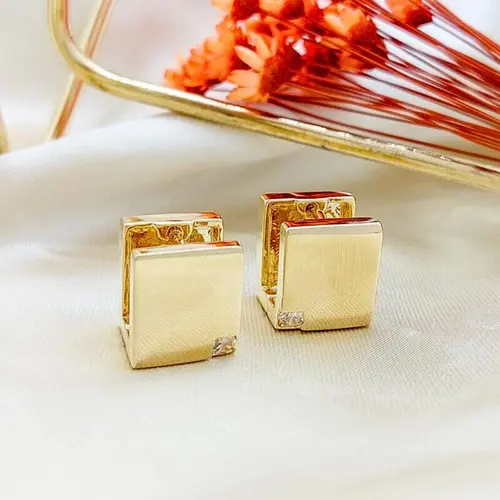 Brinco Argola Quadrada Dourado Banhado a Ouro 18K