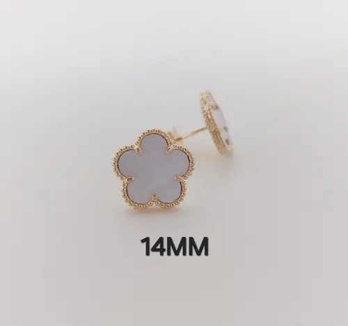 Brinco Trevo Branco Banhado a Ouro 18K
