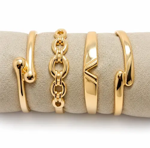 BRACELETE LISO BANHADO A OURO 18K.
