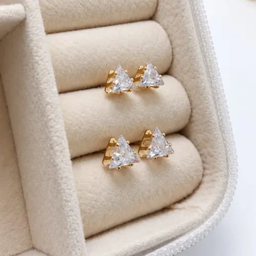 DUPLA DE PONTO DE LUZ TRIANGULO BANHADO A OURO 18K