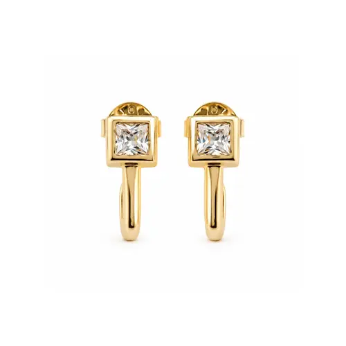 BRINCO QUADRADO BANHADO A OURO 18K