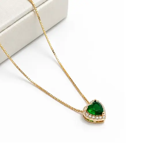 COLAR CORAÇÃO VERDE BANHADO A OURO 18K