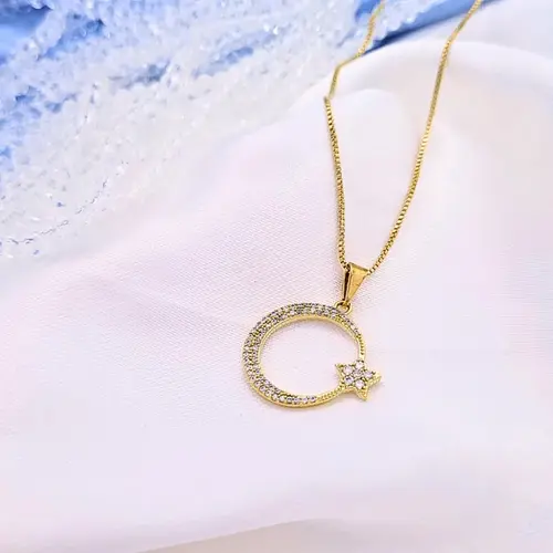 COLAR LUA ESTRELA CRAVEJADO BANHADO A OURO 18K