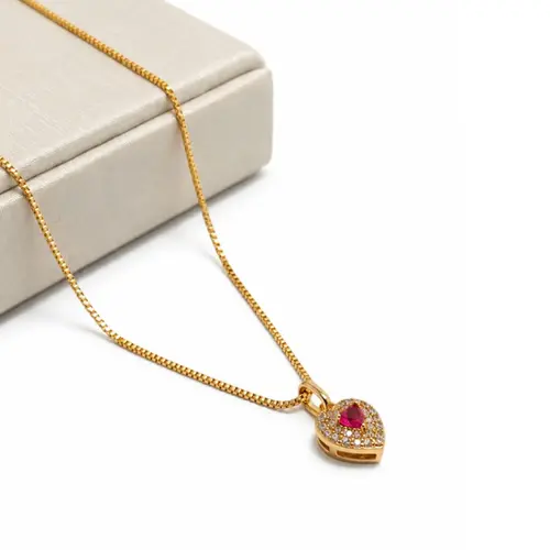 CHOKER CORAÇÃO PEDRA ROSA BANHADO A OURO 18K