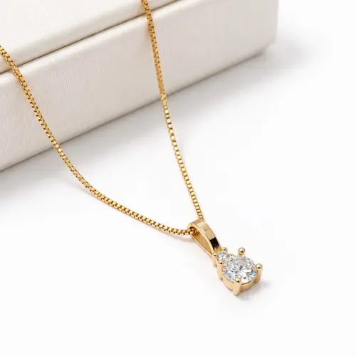COLAR PINGENTE CRAVEJADO BANHADO A OURO 18K