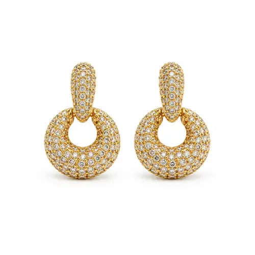 BRINCO PENDENTE CRAVEJADO BANHADO A OURO 18K