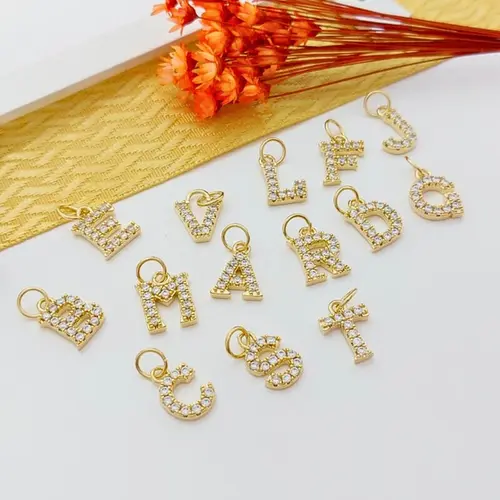 PINGENTE LETRA BANHADO A OURO 18K