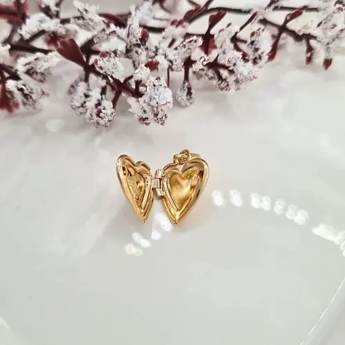 PINGENTE RILICÁRIO FLORAL BANHADO A OURO 18K