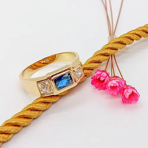 ANEL VERDE MAJESTADE BANHADO A OURO 18K