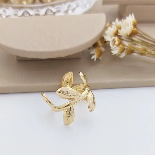 ANEL FOLHA ENCANTO BANHADO A OURO 18K