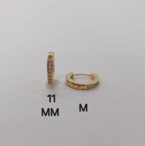 Brinco Argola Delicata Zircônias Banhado a Ouro 18K