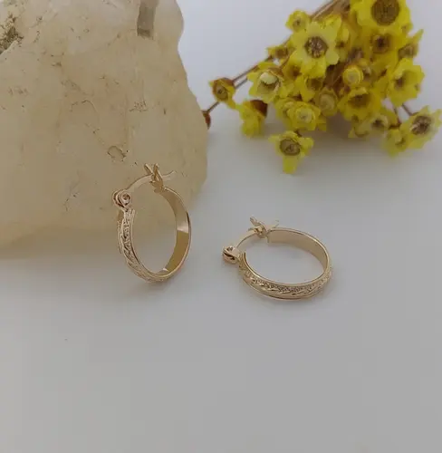 ARGOLA OPALINE BANHADA A OURO 18K