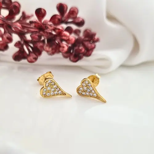 BRINCO CORAÇÃO ALONGADO CRAVEJADO BANHADO A OURO 18K