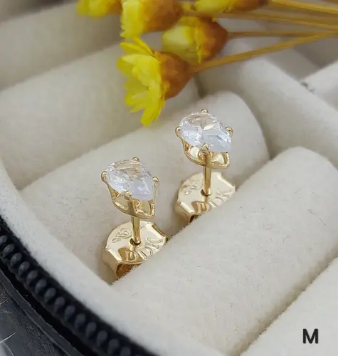BRINCO PONTO DE LUZ GOTA M BANHADO A OURO 18K