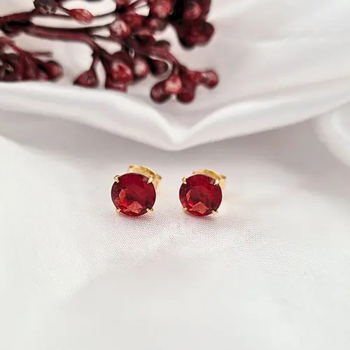 BRINCO PONTO DE LUZ RUBI CLÁSSICO BANHADO A OURO 18K