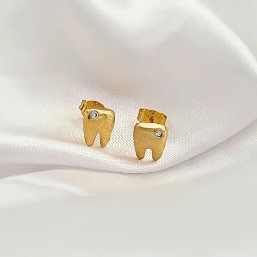 BRINCO SORRISO DE LUZ BANHADO A OURO 18K