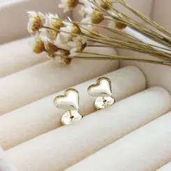 BRINCO CORAÇÃO MINI M BANHADO A OURO 18K