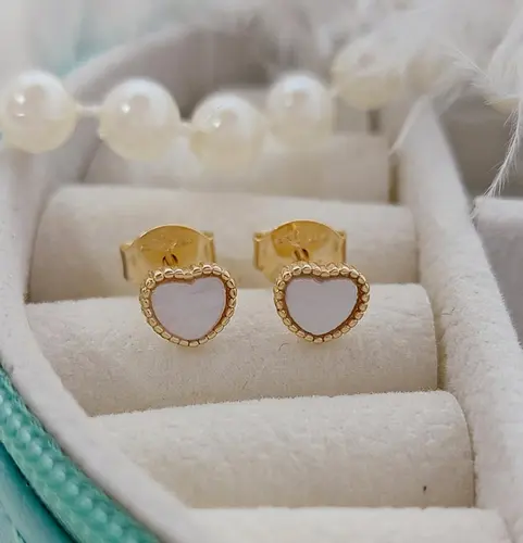 BRINCO CORAÇÃO WHITE BANHADO A OURO 18K