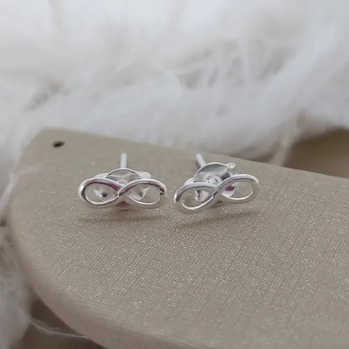 BRINCO INFINITO BANHADO A PRATA 925