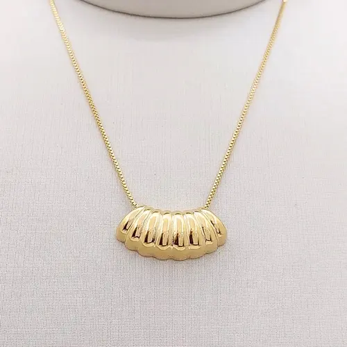 COLAR CONHA ELEGANCE BANHADO A OURO 18K