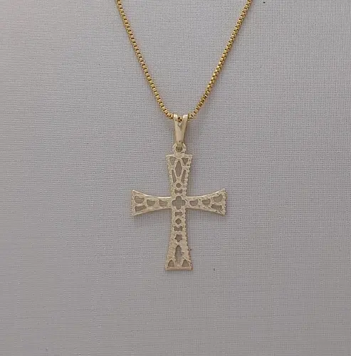 PINGENTE CRUZ VAZADA BANHADO A OURO 18K