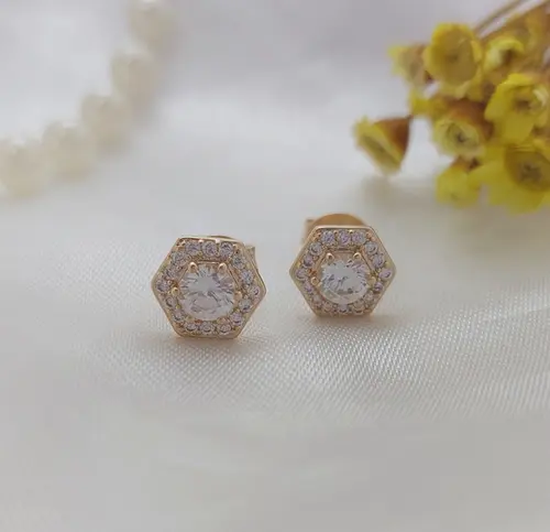 BRINCO RAVENA GEOMÉTRICO BANHADO A OURO 18K