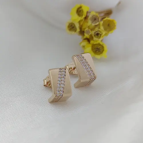 ARGOLA V BRILHO INTENSO BANHADO A OURO 18K