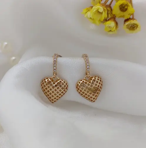 Brinco Argola Coração Trama do Amor Banhado a Ouro 18K