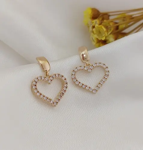 BRINCO CORAÇÃO HEART VAZADO BANHADO A OURO 18K