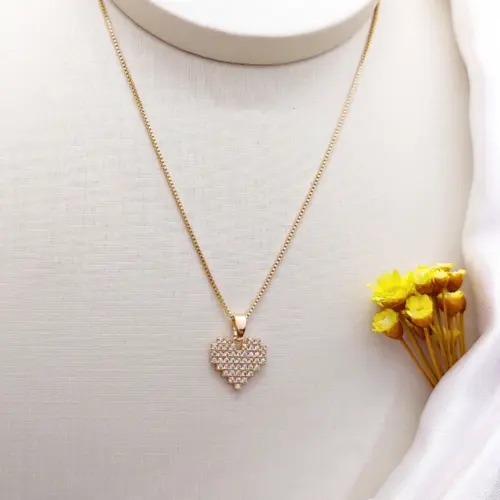 Colar Coração Cravejado com Zircônias Banhado a Ouro 18K