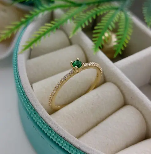 Anel Gota verde Delicado Banhado a Ouro 18K