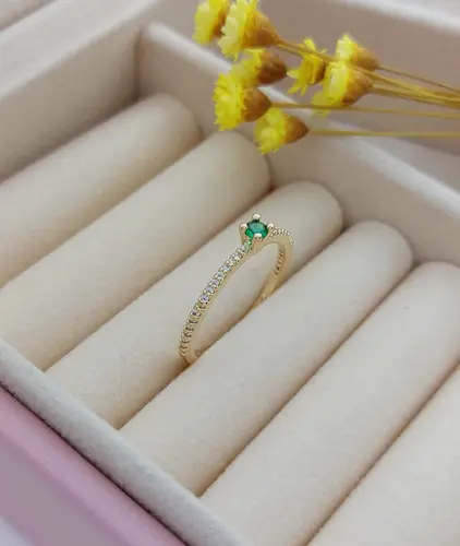 Anel Gota verde Delicado Banhado a Ouro 18K