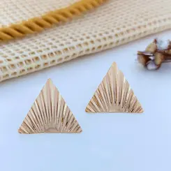 Brinco Triângulo Texturizado Banhado a Ouro 18K