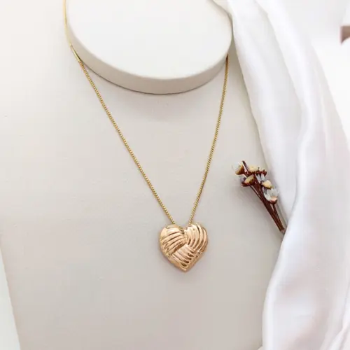 Colar Coração Trançado Banhado a Ouro 18K
