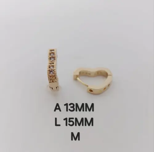 Brinco Argola Coração Contorno Banhado a Ouro 18K