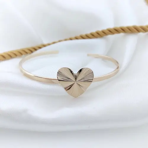 BRACELETE CORAÇÃO LAPIDADO BANHADO A OURO 18K