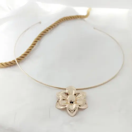CHOKER ARO FLOR DOURADA BANHADA A OURO 18K