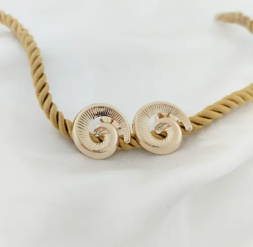 BRINCO ESPIRAL DOURADO BANHADO A OURO 18K