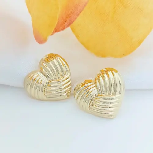 BRINCO CORAÇÃO TRANÇADO BANHADO A OURO 18K