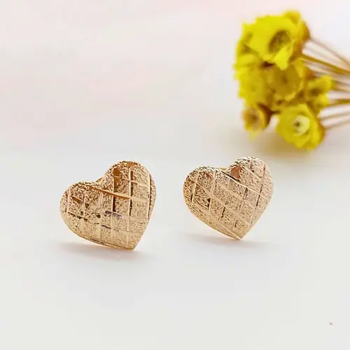 Brinco Coração Texturizado Banhado a Ouro 18K