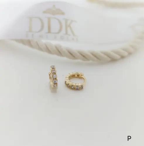 Brinco Argola Clássica Cravejada Banhado a Ouro 18K